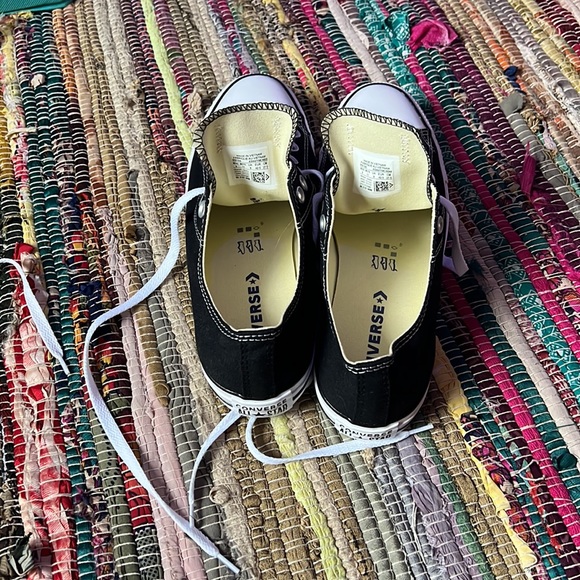 Converse low rise black shoes - Picture 2 of 4